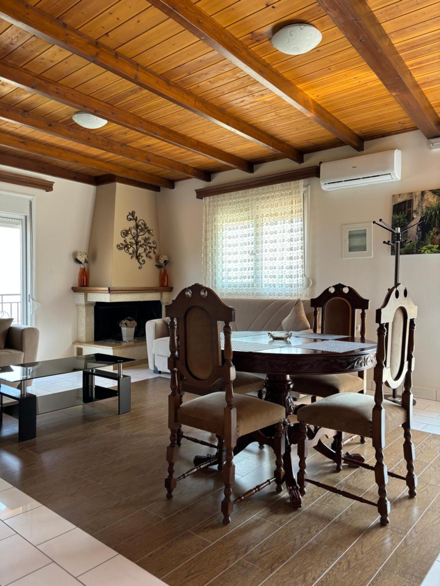 -Tsiakos Apartment- In Vryses キパリシア エクステリア 写真